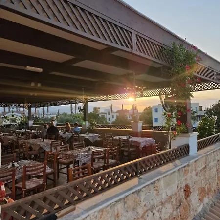 Aparthotel Eliofos Elegant Maisonettes