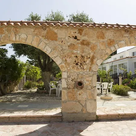 Lägenhetshotell Eliofos Elegant Maisonettes 4*