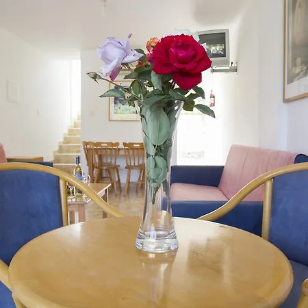 Eliofos Elegant Maisonettes Aparthotel 2*