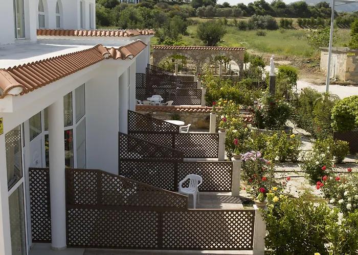 アパートホテル Eliofos Elegant Maisonettes 4*