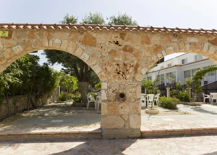 Eliofos Elegant Maisonettes 4* Polis