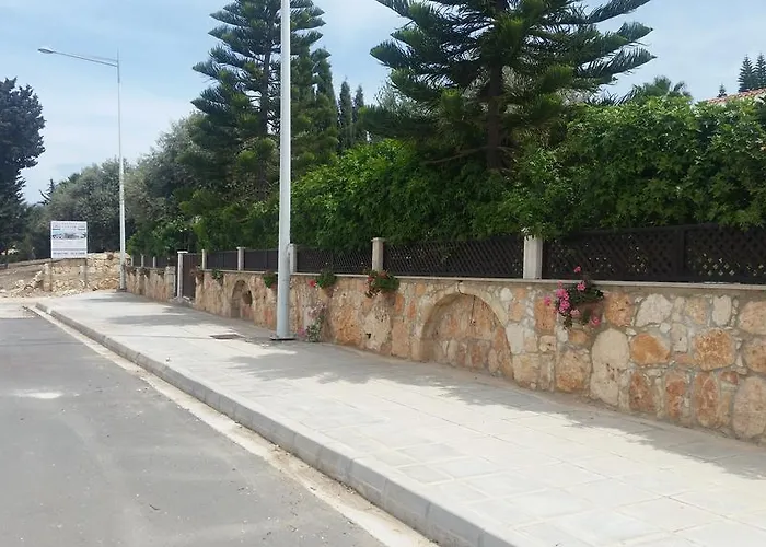 Eliofos Elegant Maisonettes アパートホテル